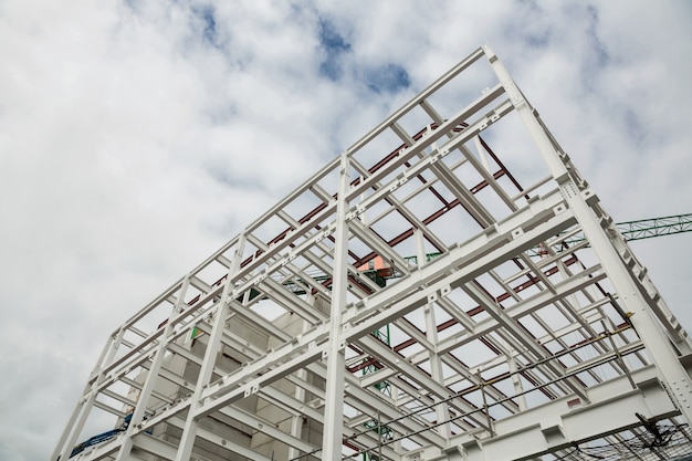 Când este recomandată utilizarea structurilor din beton prefabricat?